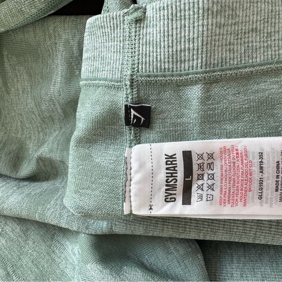 SCRUNCH BUTT LEGGINGS - Picture 4 of 4